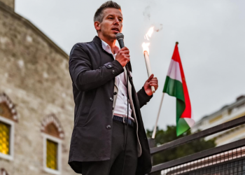 Rogánék mérni kezdték Magyar Pétert, és azt is, hogy mitől félnek a magyarok
