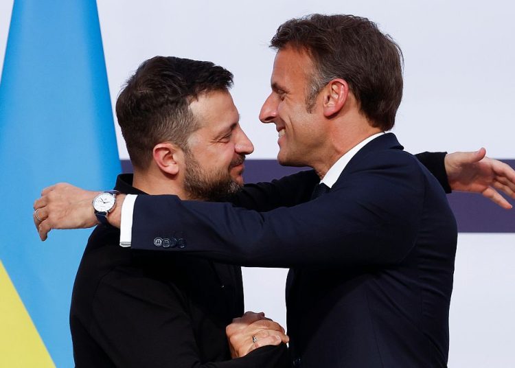 Macron: Ukrajna EU-tagsági tárgyalásainak megindítását sürgeti Macron: Ukrajna EU-tagsági tárgyalásainak megindítását sürgeti