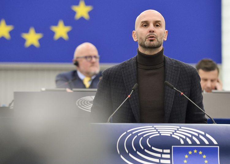 Pro-EU csoportok akadályozzák Meloni pártját az Európai Parlamentben