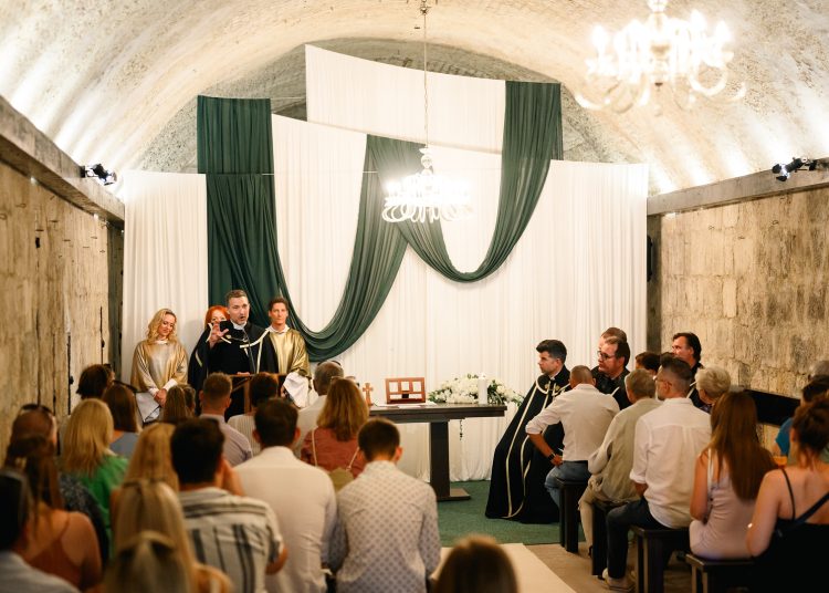 Változunk, és így változnak az esküvői hagyományok is